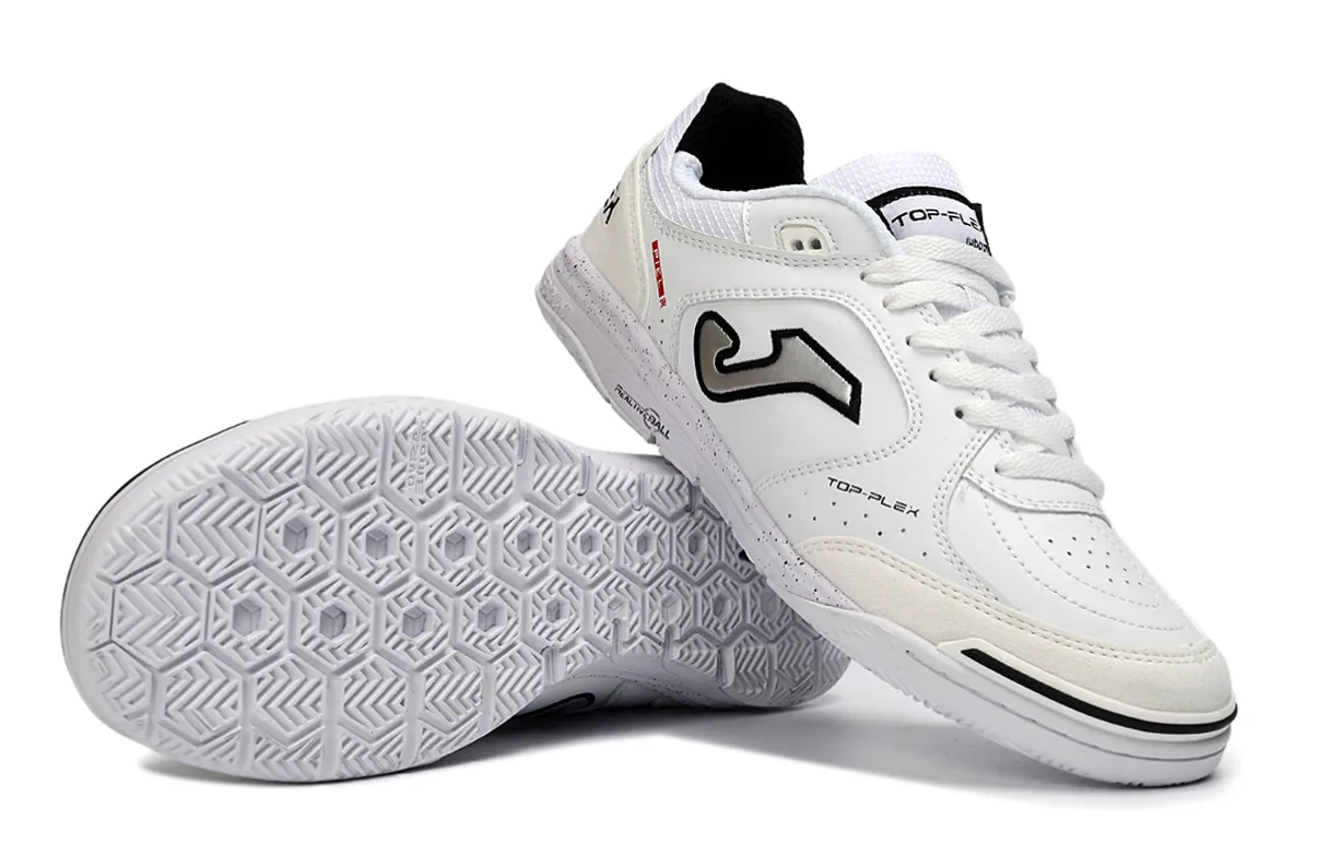 Joma Top Flex Rebound IN (em tom branco, preto e detalhes em prateado).